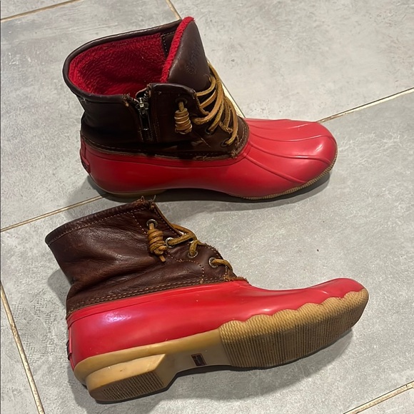 Red sperry boots - Picture 1 of 6